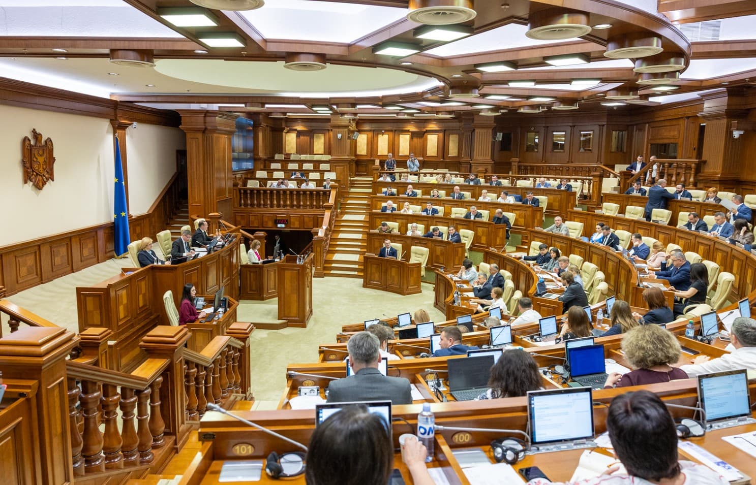 Sondaj IMAS: Cinci partide ar accede în viitorul Parlament