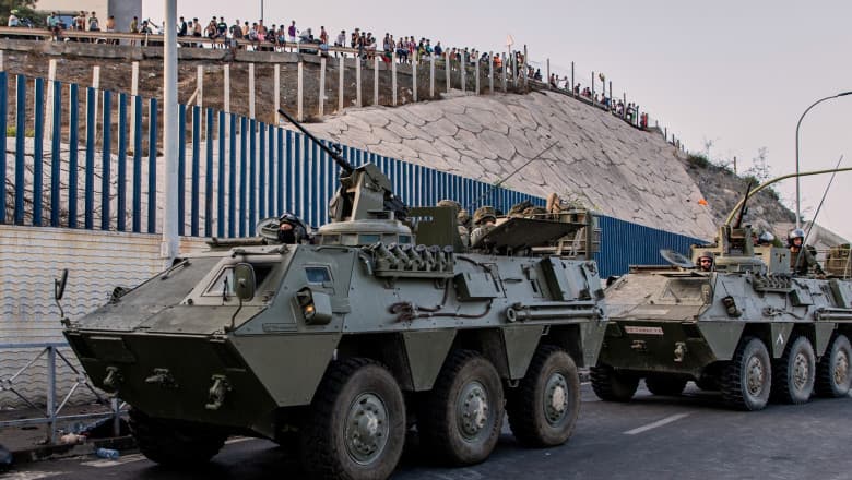Spania trimite trupe militare în Ceuta, după ce aproximativ 60 000 de migranţi au intrat ilegal. Reacția Uniunii Europene
